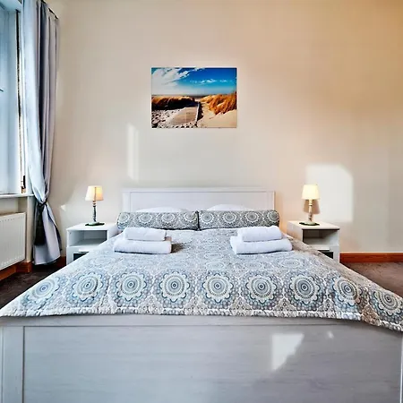 Grand Apartments Apartment
